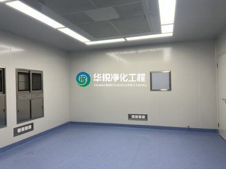 手術(shù)室墻面裝修時采用手工板還是機(jī)制班？